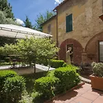 Piazza Paradiso Guest house 4*