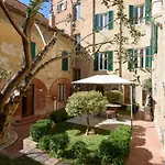 Piazza Paradiso 4* Siena