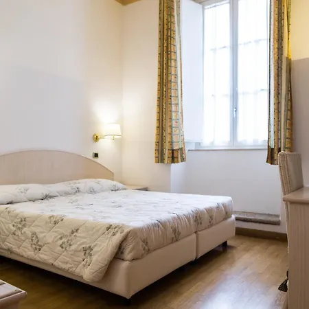 Piazza Paradiso Pensionat 2*