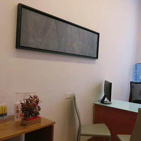 Piazza Paradiso 4*