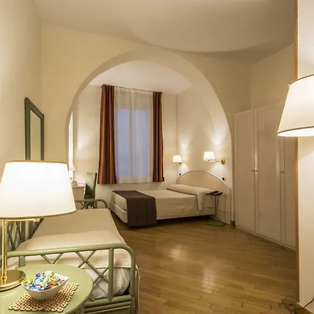 Piazza Paradiso 4*