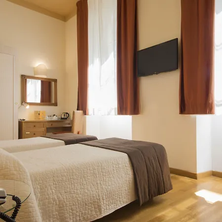 Piazza Paradiso 4* Sienne