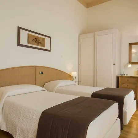 Piazza Paradiso 4* Sienne