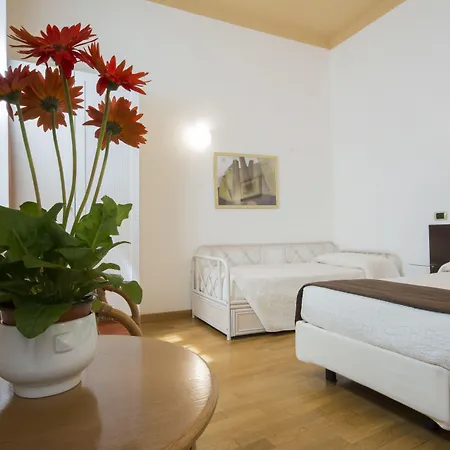 Piazza Paradiso 4*