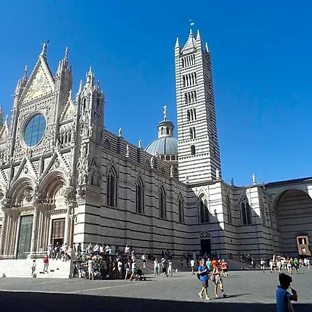 Penzion Piazza Paradiso Siena