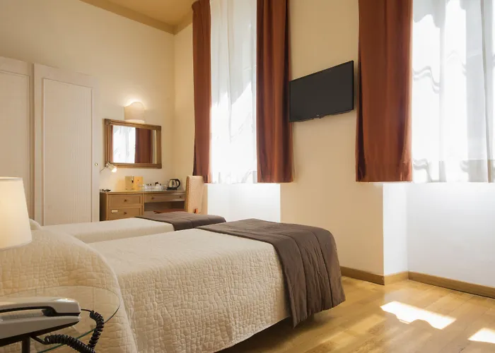 Piazza Paradiso 4* סיינה