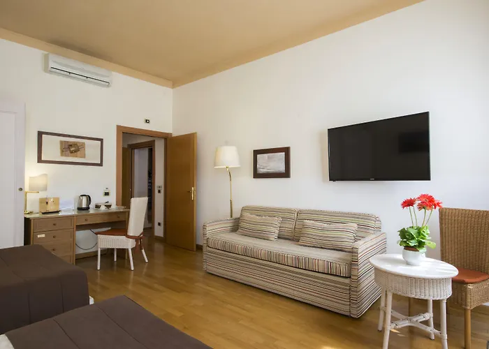 Piazza Paradiso 4* Siena