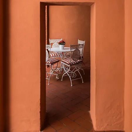 Piazza Paradiso Konukevi 4*