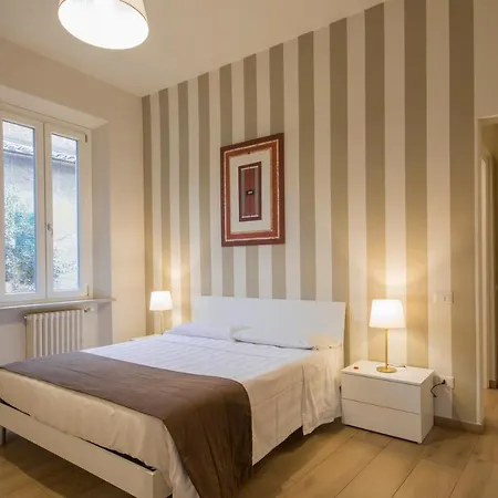 Konukevi Piazza Paradiso