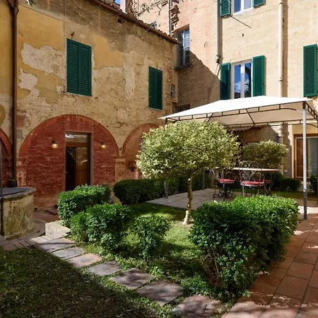 Piazza Paradiso Pensión 4*