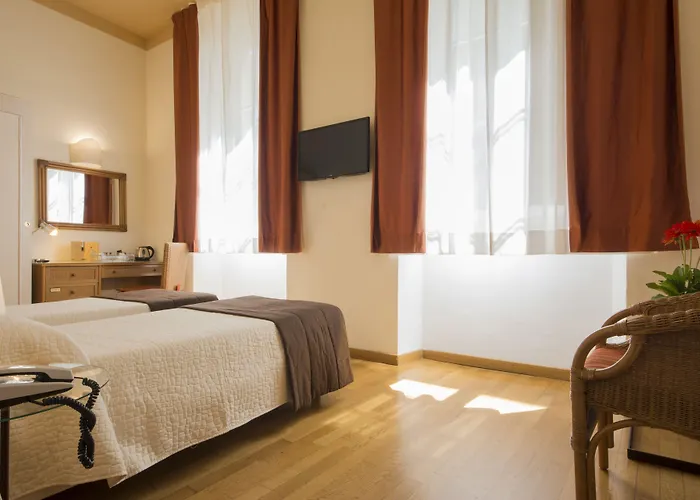 Piazza Paradiso Πανσιόν 4*