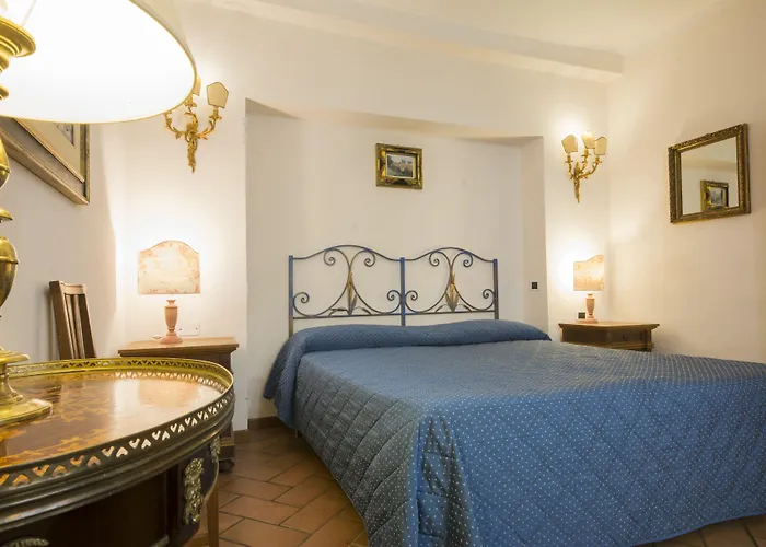 Piazza Paradiso Πανσιόν 4*