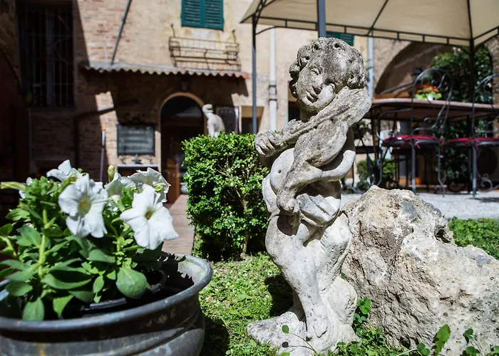 Piazza Paradiso Сиена