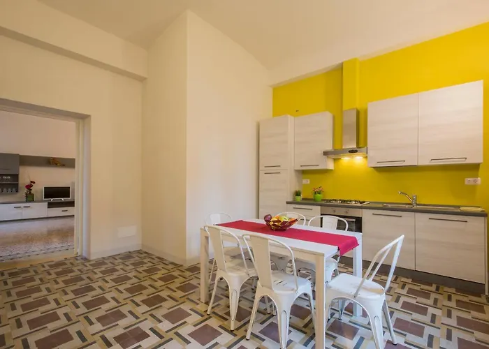 Πανσιόν Piazza Paradiso 4*