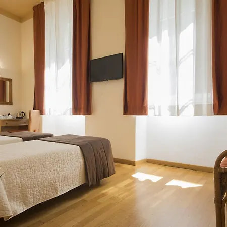 Гостьовий будинок Piazza Paradiso 2*