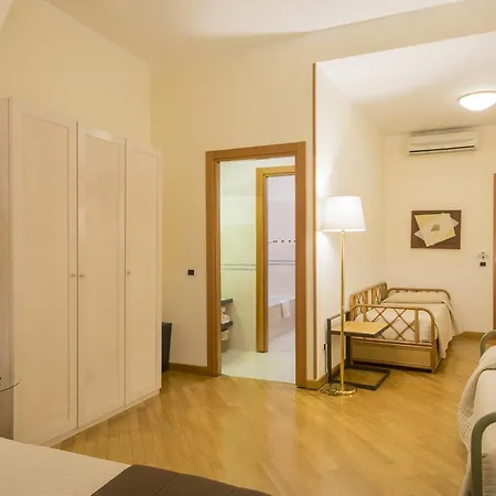 Гостьовий будинок Piazza Paradiso 2*