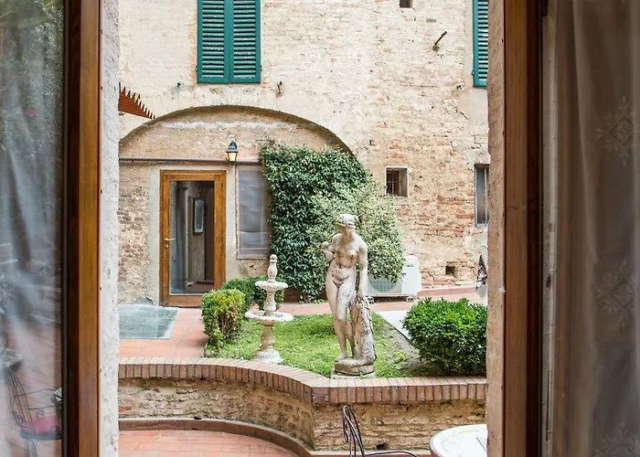 Pensión Piazza Paradiso 4*